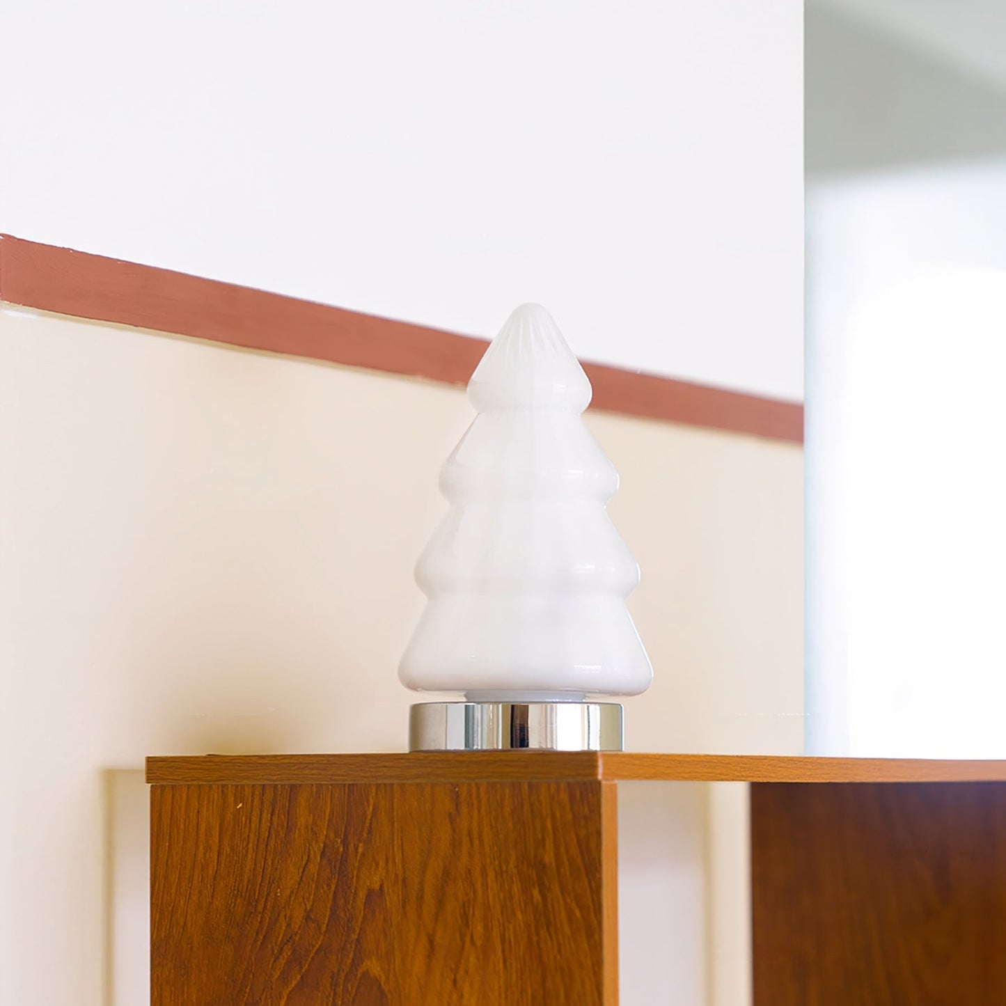 LuxeBranch – Lámpara de Mesa Inspirada en Árboles Sofisticada