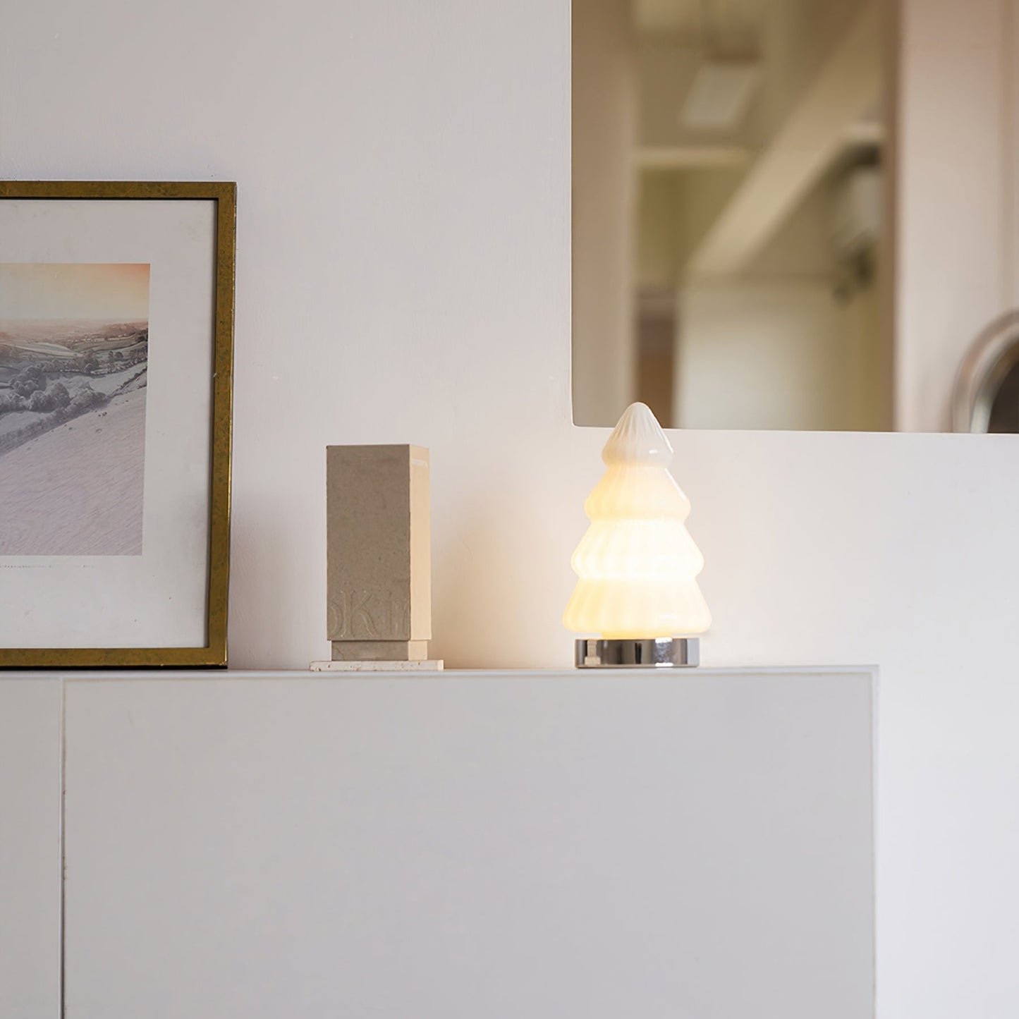 LuxeBranch – Lámpara de Mesa Inspirada en Árboles Sofisticada