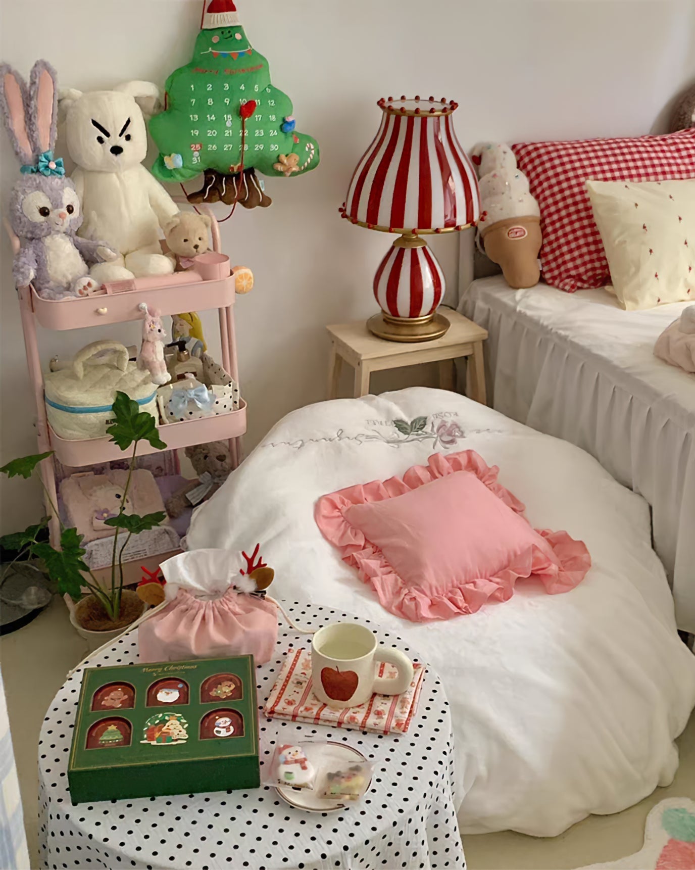 JollyGlow - Bordlampe med cirkuselementer og livlig belysning