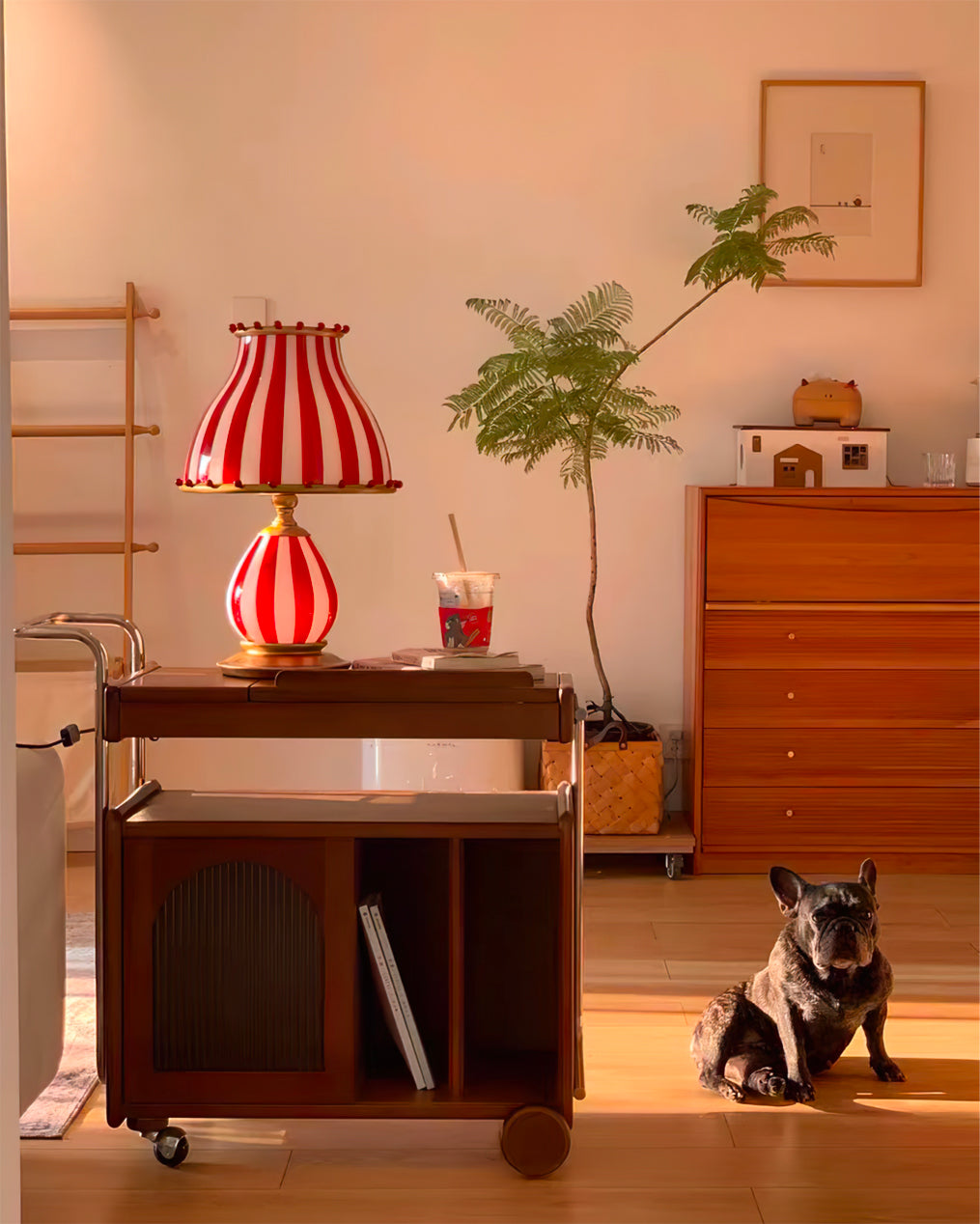 JollyGlow - Bordlampe med cirkuselementer og livlig belysning