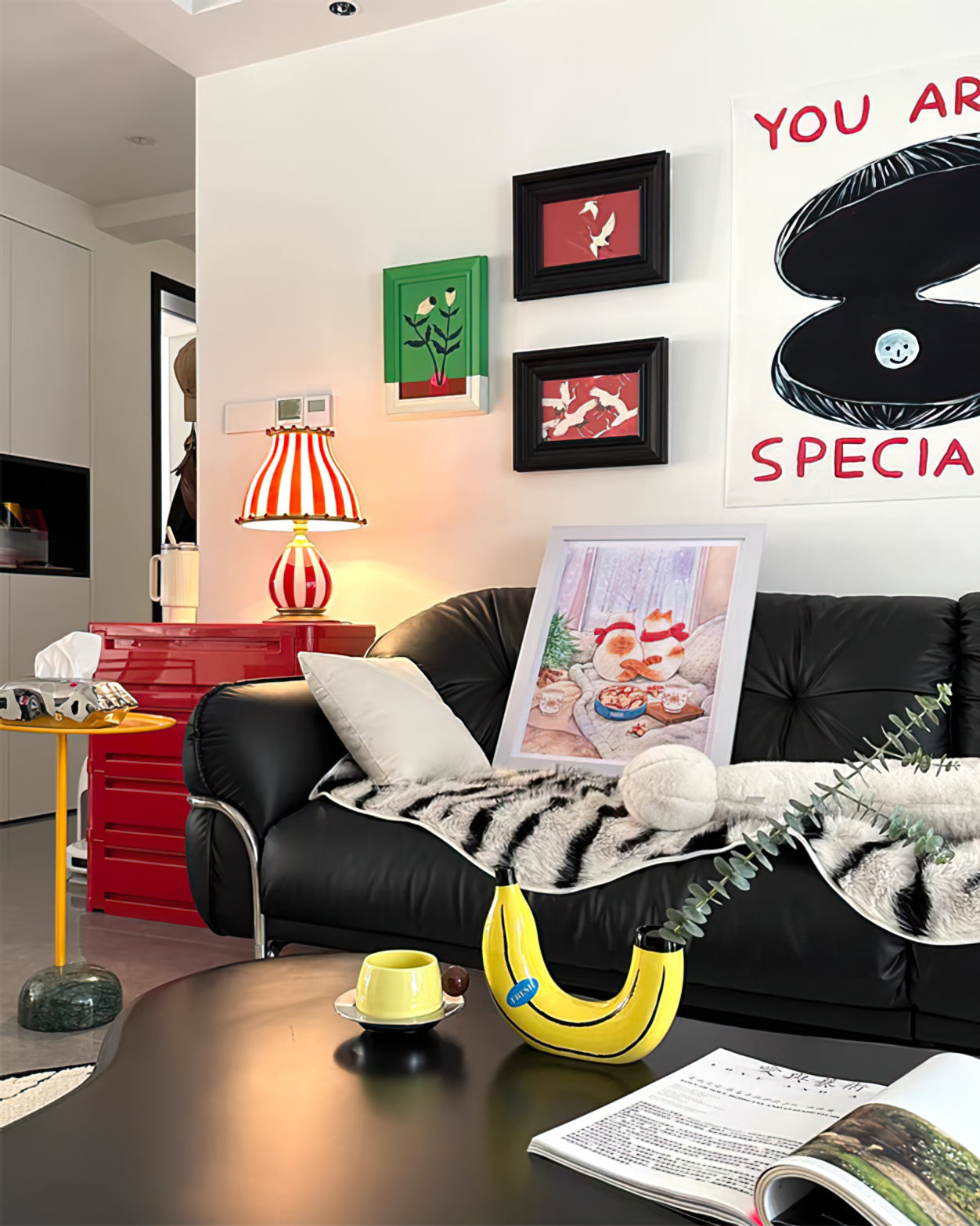 JollyGlow - Bordlampe med cirkuselementer og livlig belysning