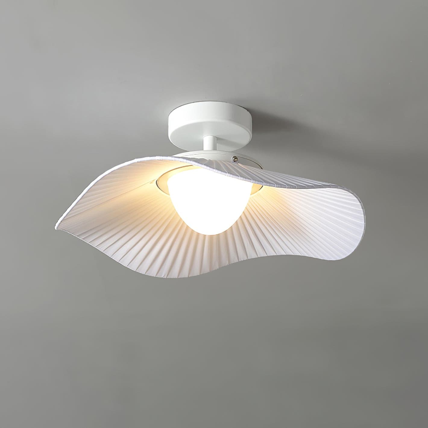 SkyLuxe - Lampe de plafond avec détails en nuage et diffusion de lumière chaude