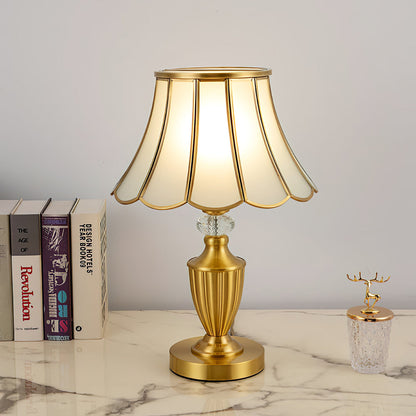 ChicLuxe – Minimalist Table Lamp with Gold Stem
