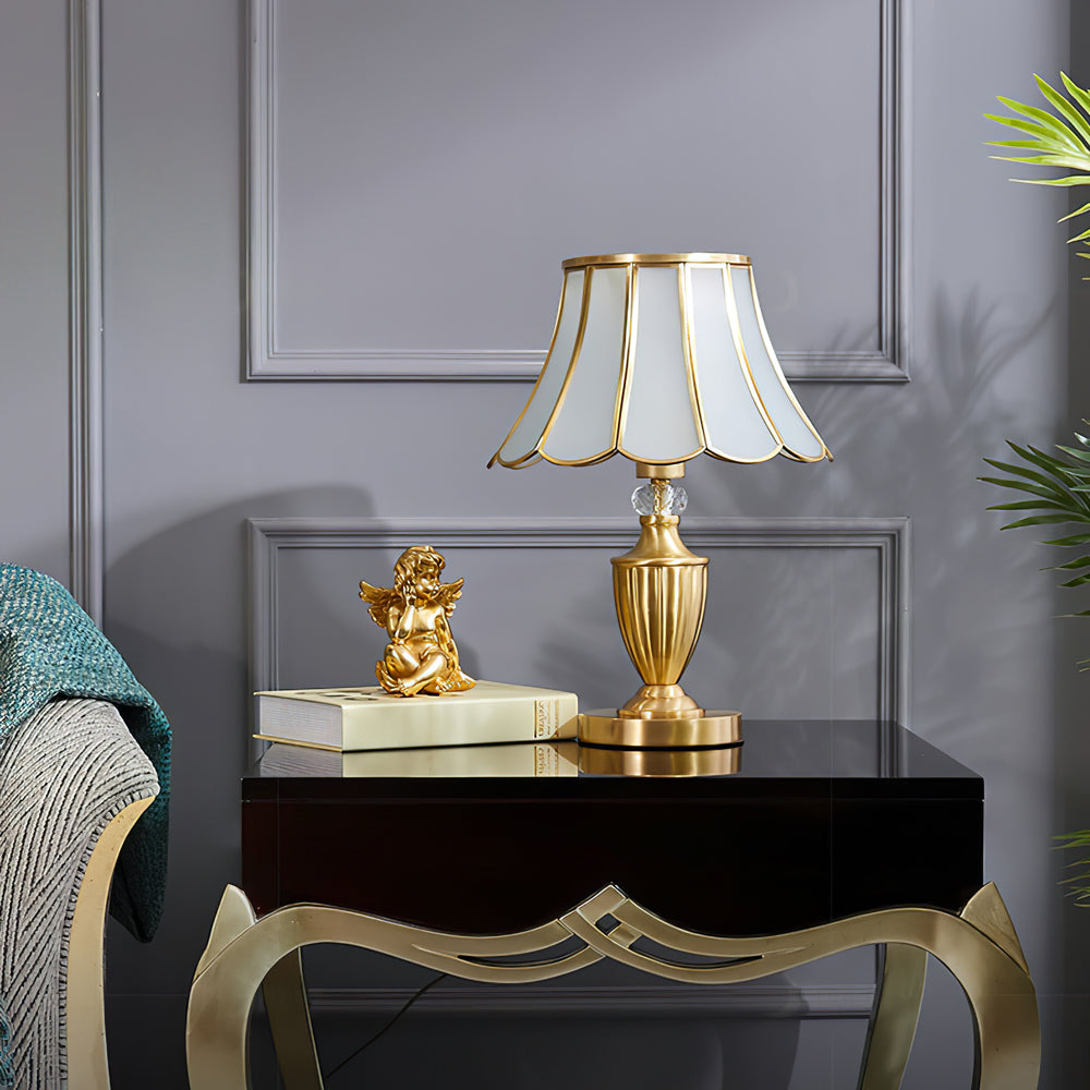 ChicLuxe – Minimalist Table Lamp with Gold Stem