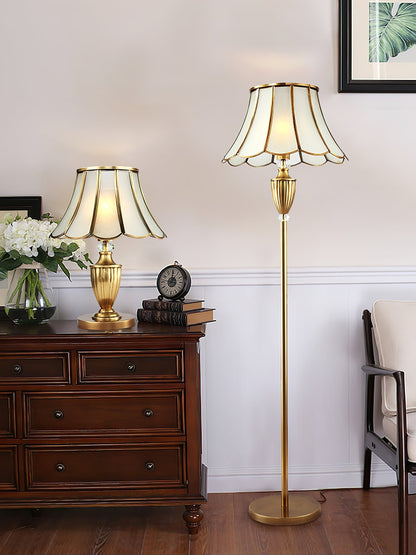 ChicLuxe – Minimalist Table Lamp with Gold Stem
