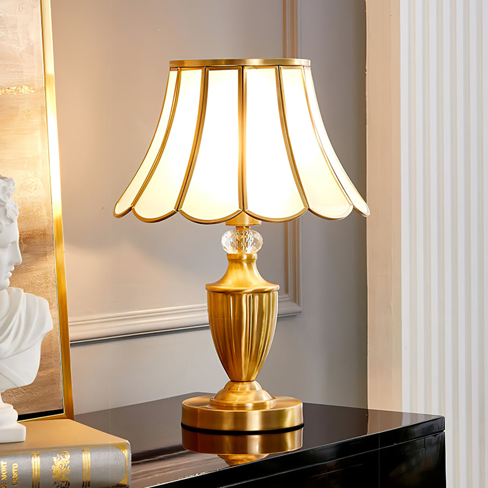 ChicLuxe – Minimalist Table Lamp with Gold Stem