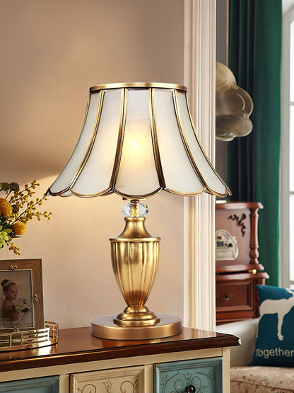 ChicLuxe – Minimalist Table Lamp with Gold Stem