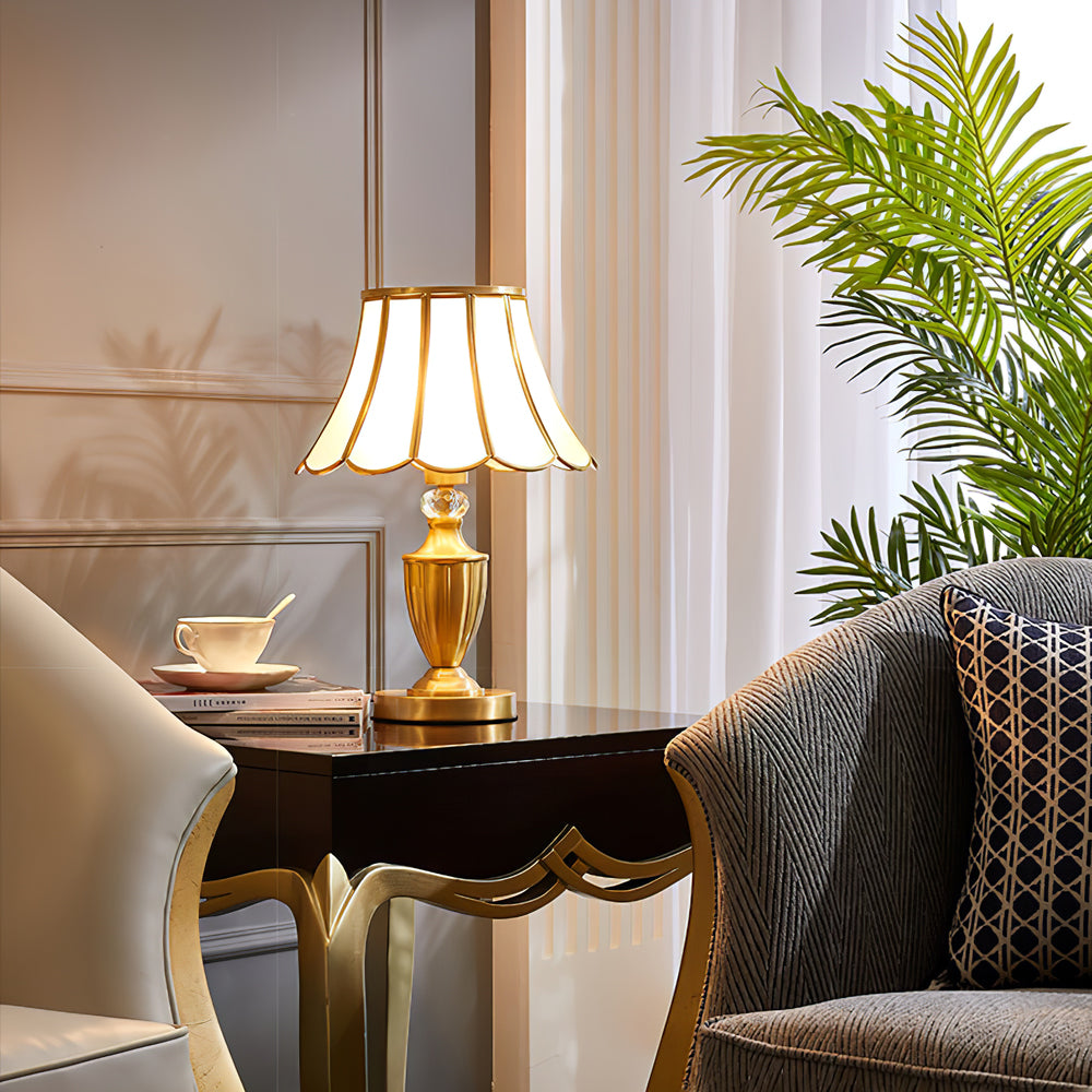 ChicLuxe – Minimalist Table Lamp with Gold Stem