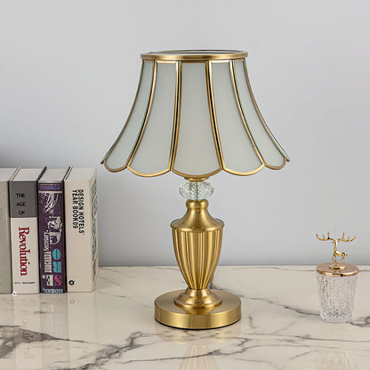ChicLuxe – Minimalist Table Lamp with Gold Stem