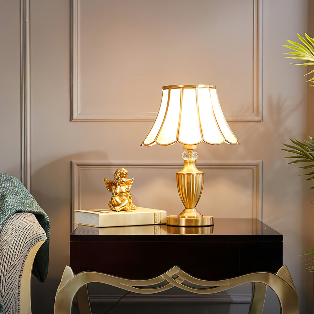 ChicLuxe – Minimalist Table Lamp with Gold Stem