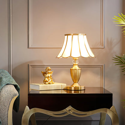 ChicLuxe – Minimalist Table Lamp with Gold Stem