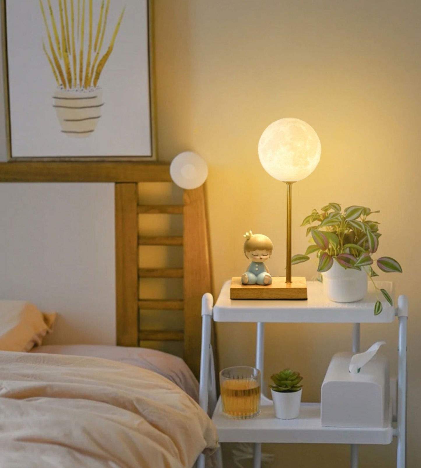 MoonGlow - Kreativ Bordlampe med Måneform og LED Lys