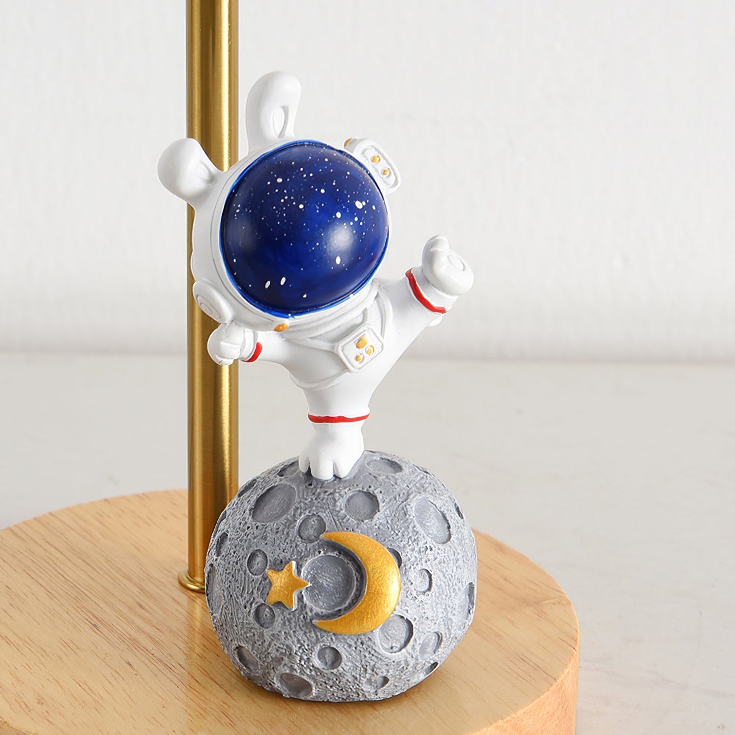 MoonGlow - Kreativ Bordlampe med Måneform og LED Lys