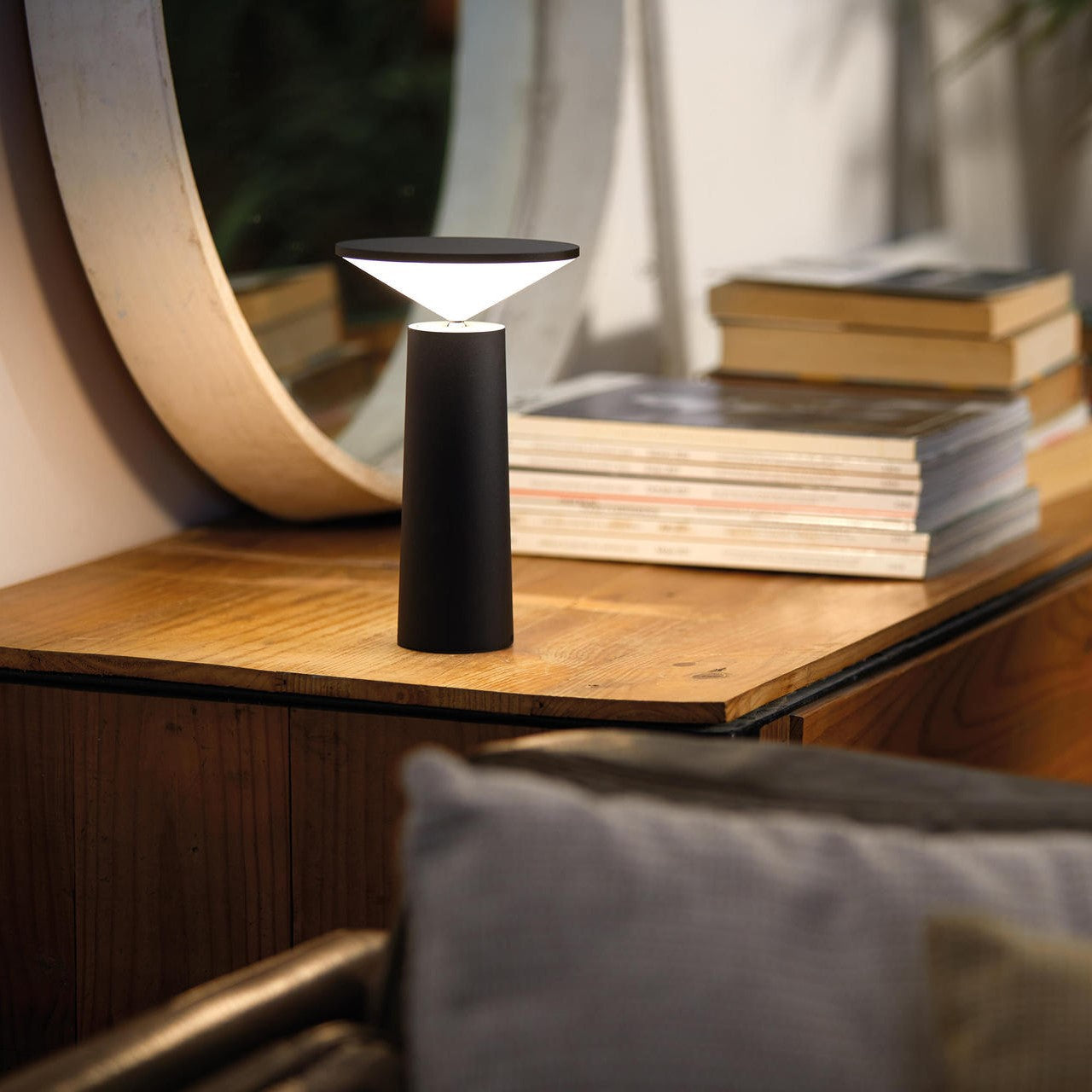 FlexiBeam - Lampe de table LED moderne avec tête pivotante