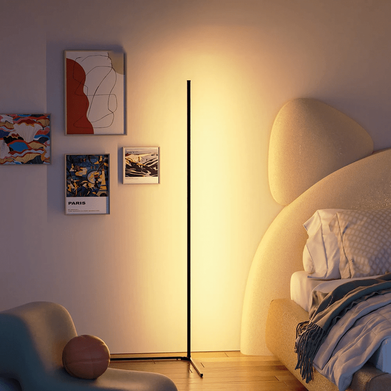 LumiSmart - Adjustable Floor Lamp for a Tailored Lighting Experience