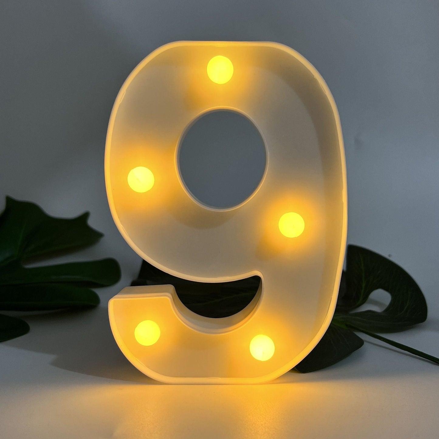 LetterGlow - Lámpara LED de Letras Inalámbrica para un Estilo Único
