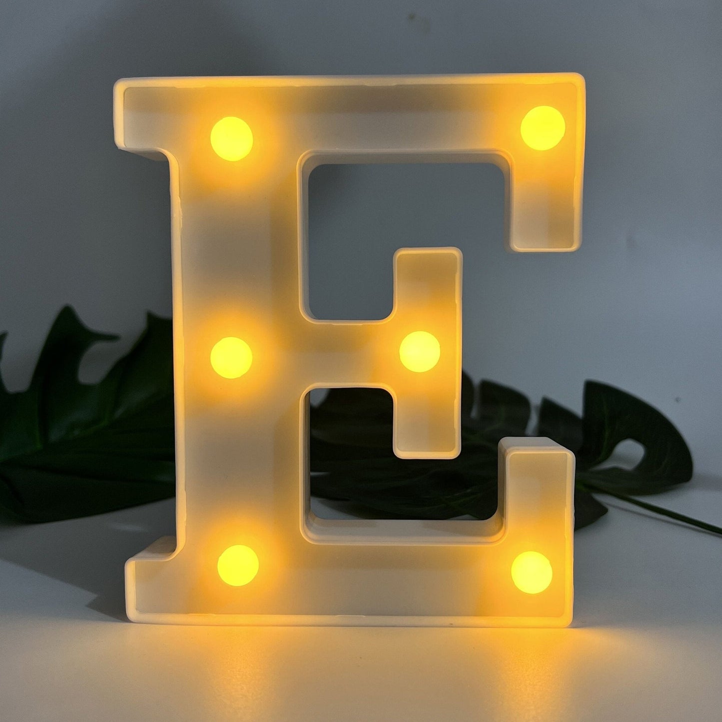LetterGlow - Lámpara LED de Letras Inalámbrica para un Estilo Único