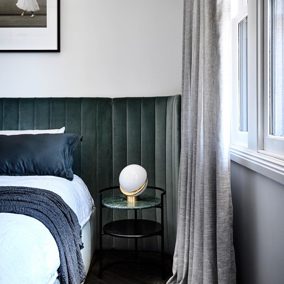 LuxeMoonbeam - Table Lamp with Unique Crescent Design and Cozy Radiance