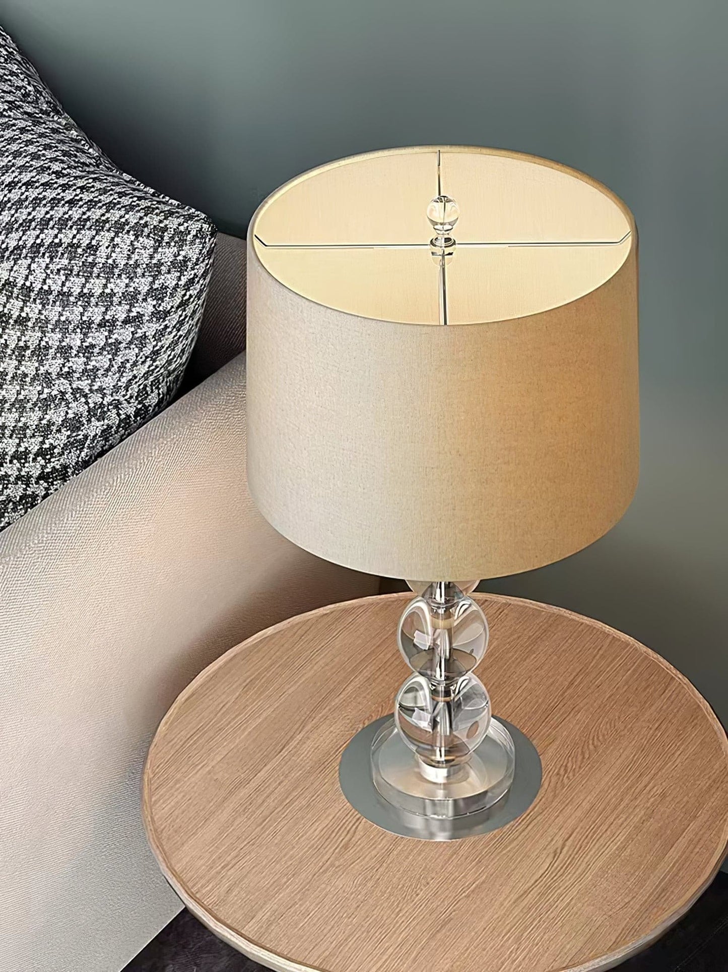 CrystalSphere - Elegant Bordlampe med Krystal Globus Design