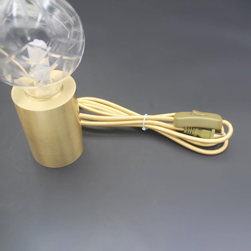 LuxeSphere - Table Lamp with Lustrous Crystal Ball and Soft Lighting