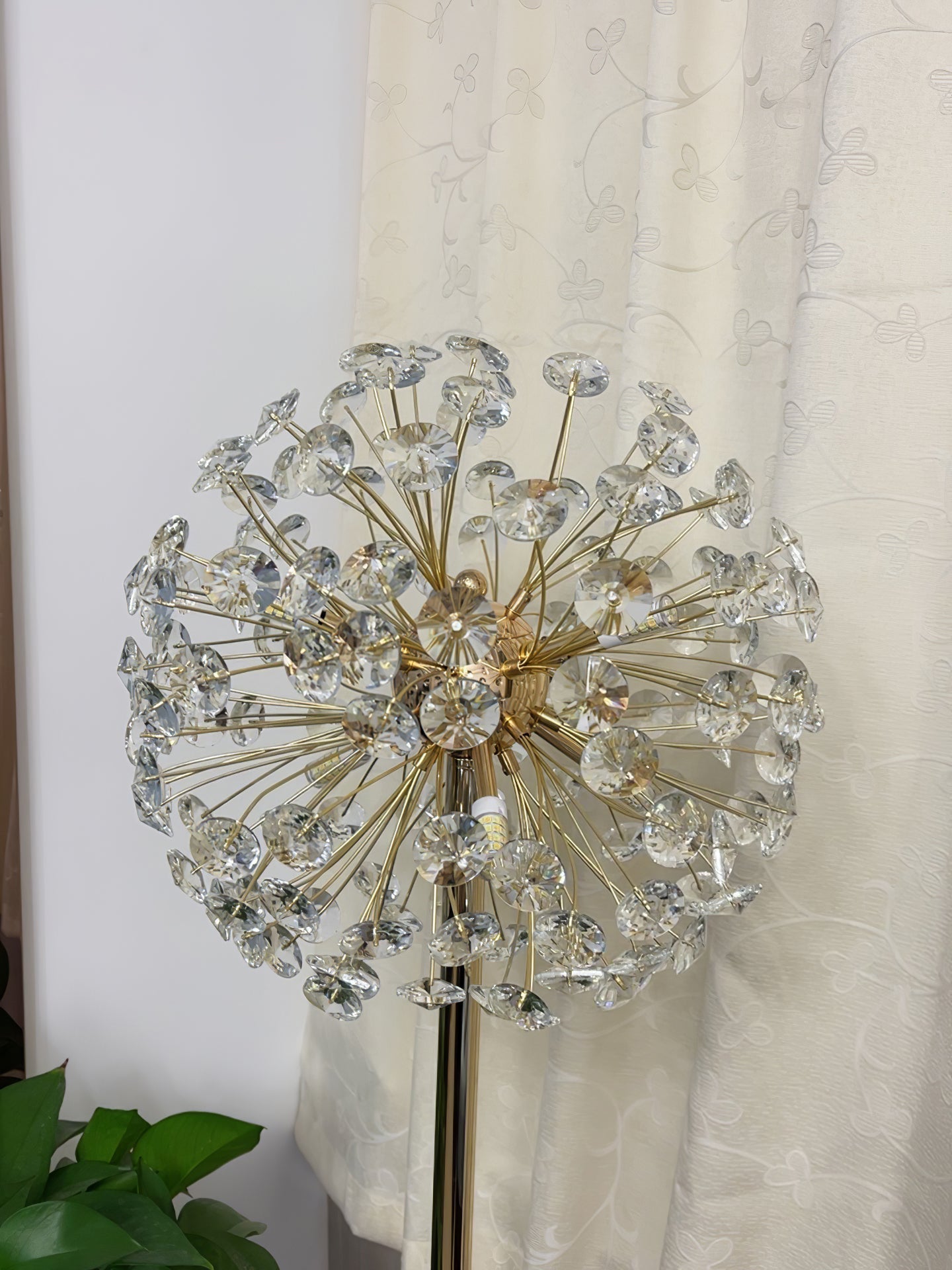 BloomSphere – Lámpara de Mesa de Cristal de Diente de León Elegante