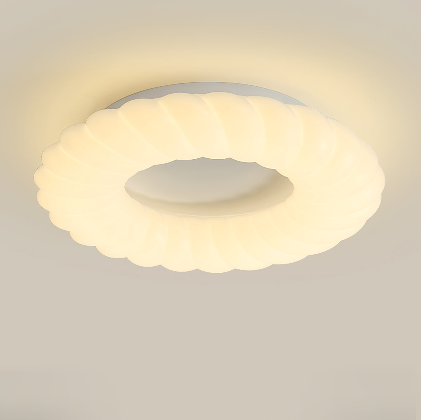 CloudGlow - Lámpara de Techo con Luz y Forma Elegante