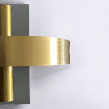 GoldenGleam – Elegant Gold Wall Light with Warm Glow