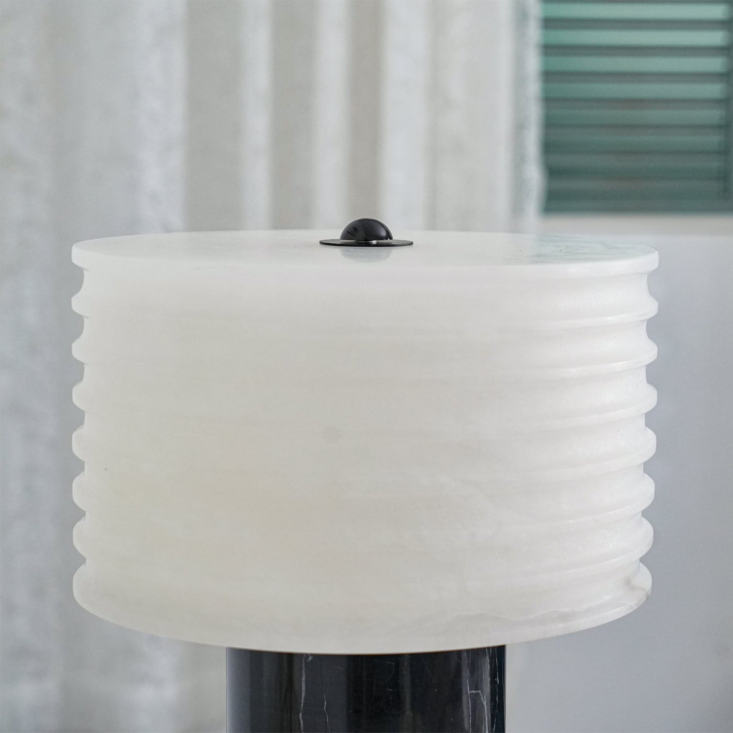 GlimmerAura - Lampe de Table Contemporaine