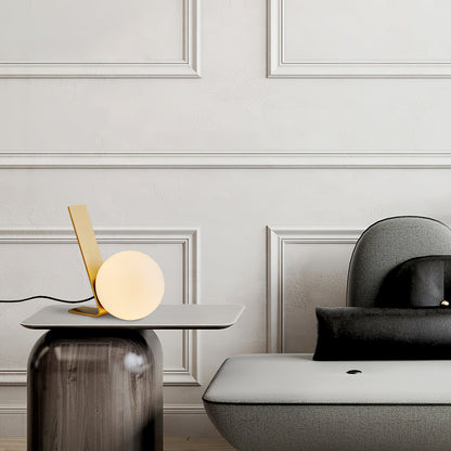 MinimalDaphne - Elegant Lamp with Cozy Glow and Refined Simplicity