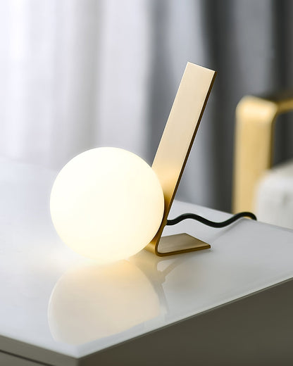 MinimalDaphne - Elegant Lamp with Cozy Glow and Refined Simplicity