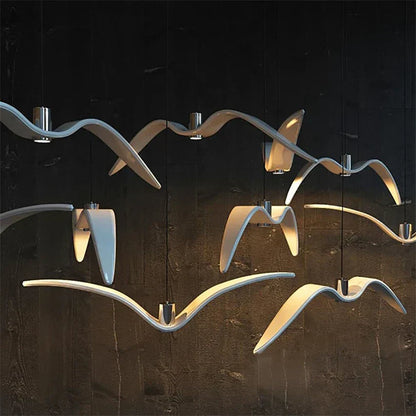 FeatherGlow – Artistic Bird-Inspired Lamp