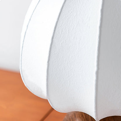 ShadeLuxe - Elegant Bordlampe