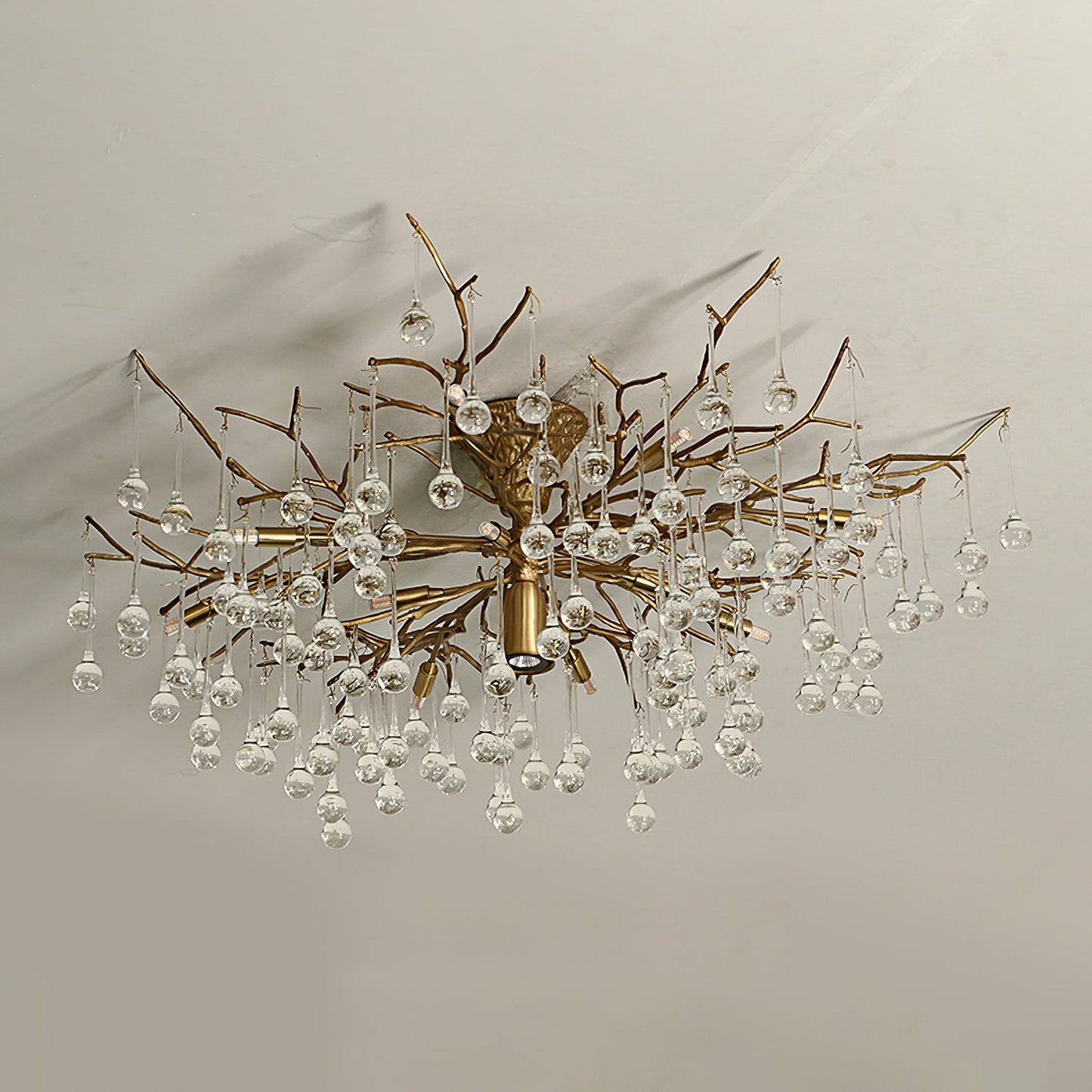 DivinoAura - Tidless Loftlampe med Luksuriøs Finish og Blødt Lys