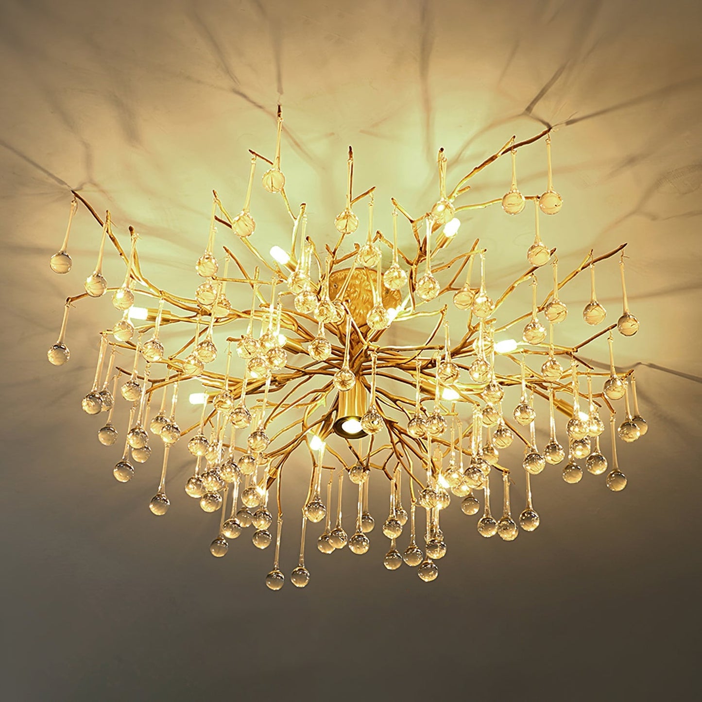 DivinoAura - Tidless Loftlampe med Luksuriøs Finish og Blødt Lys