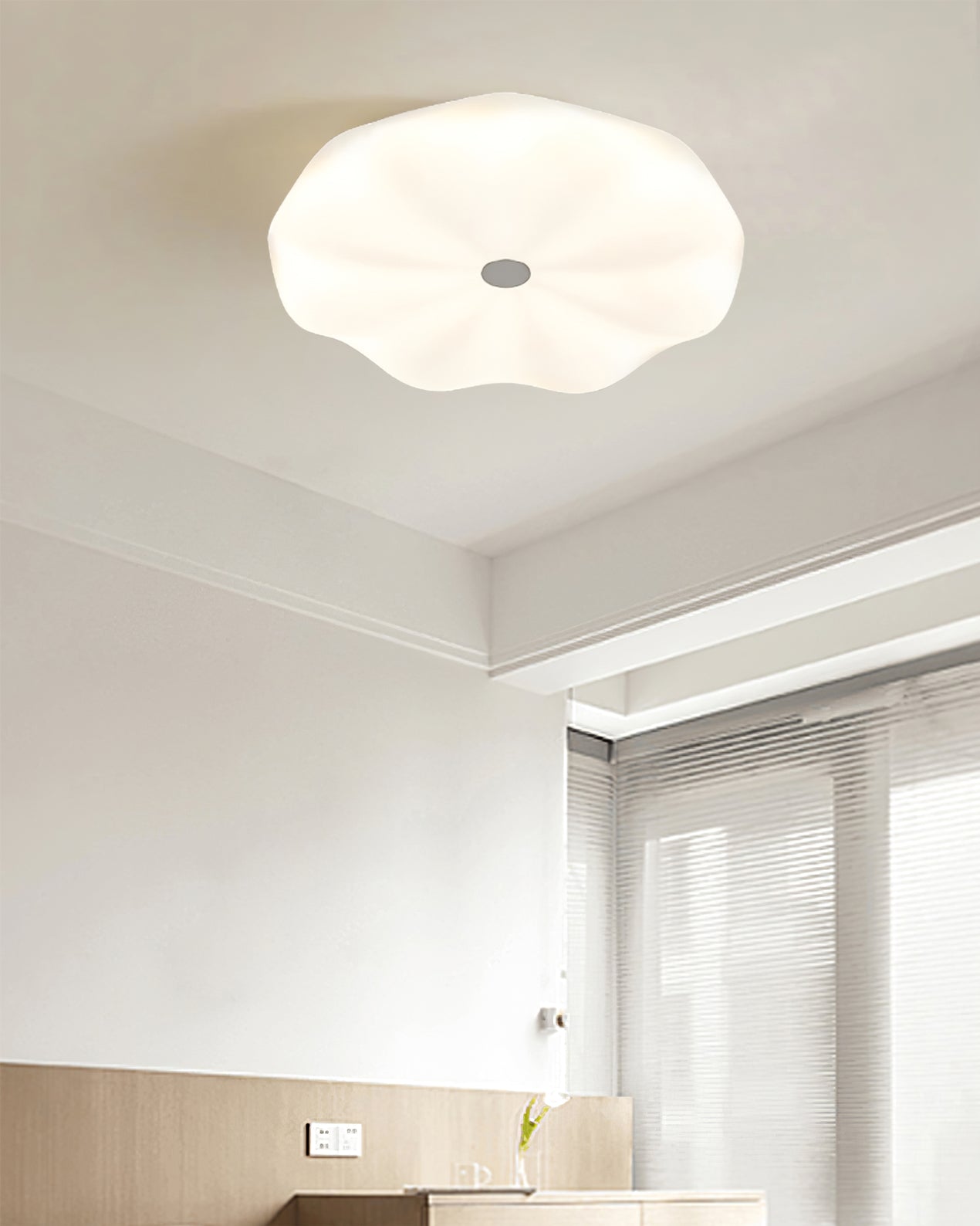 LuxeRing - Loftlampe med glat rund design og hyggelig glød