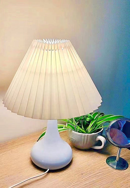 TimelessGlow - Lampada da Tavolo con Estetica a Tamburo e Radianza Morbida