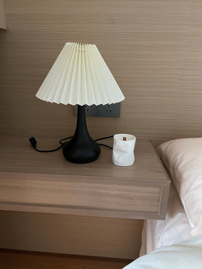 TimelessGlow - Lampada da Tavolo con Estetica a Tamburo e Radianza Morbida