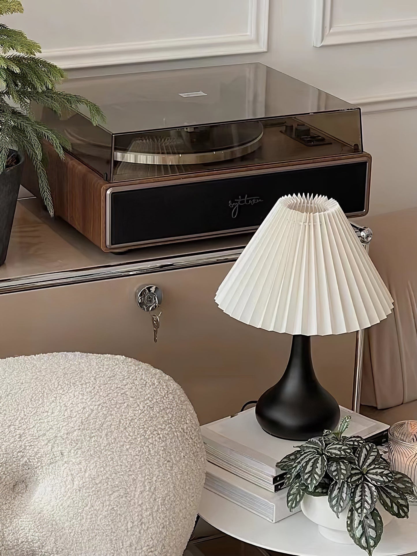 TimelessGlow - Lampada da Tavolo con Estetica a Tamburo e Radianza Morbida