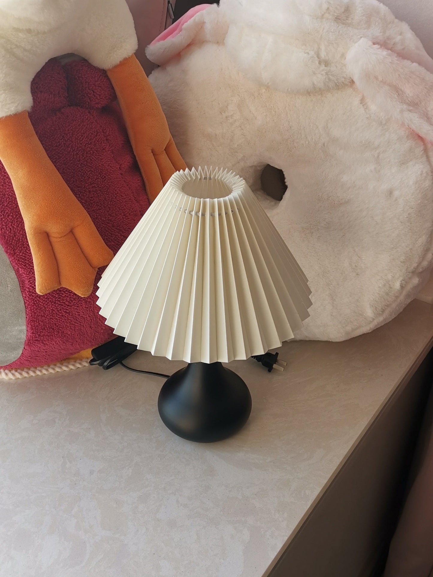 TimelessGlow - Lampada da Tavolo con Estetica a Tamburo e Radianza Morbida