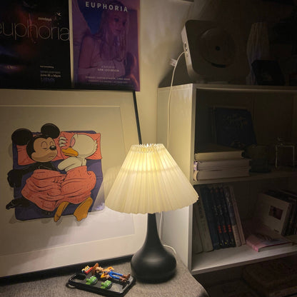 TimelessGlow - Lampada da Tavolo con Estetica a Tamburo e Radianza Morbida