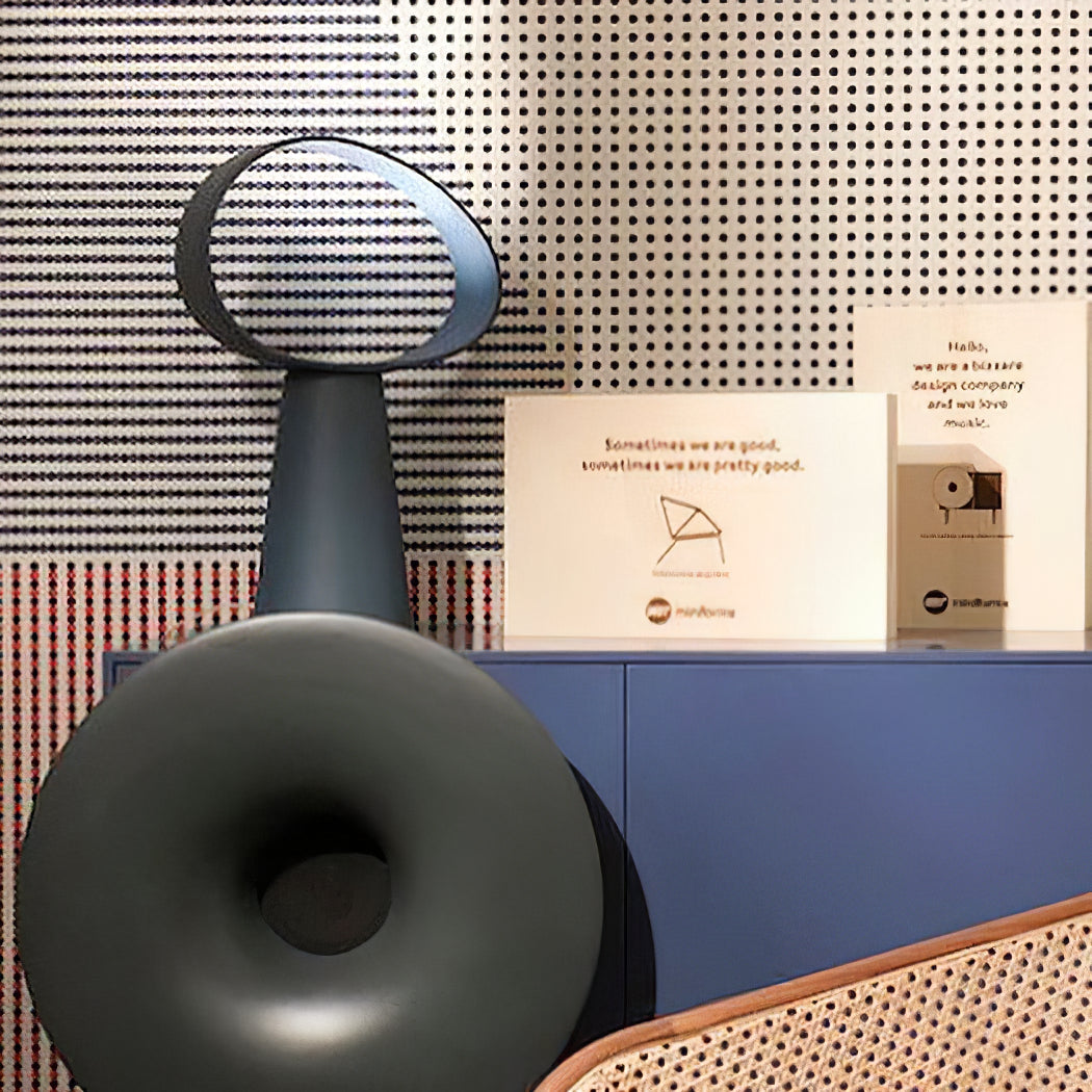 EclipseGlow - Lampada da Tavolo con Design Elegante e Illuminazione Atmosferica