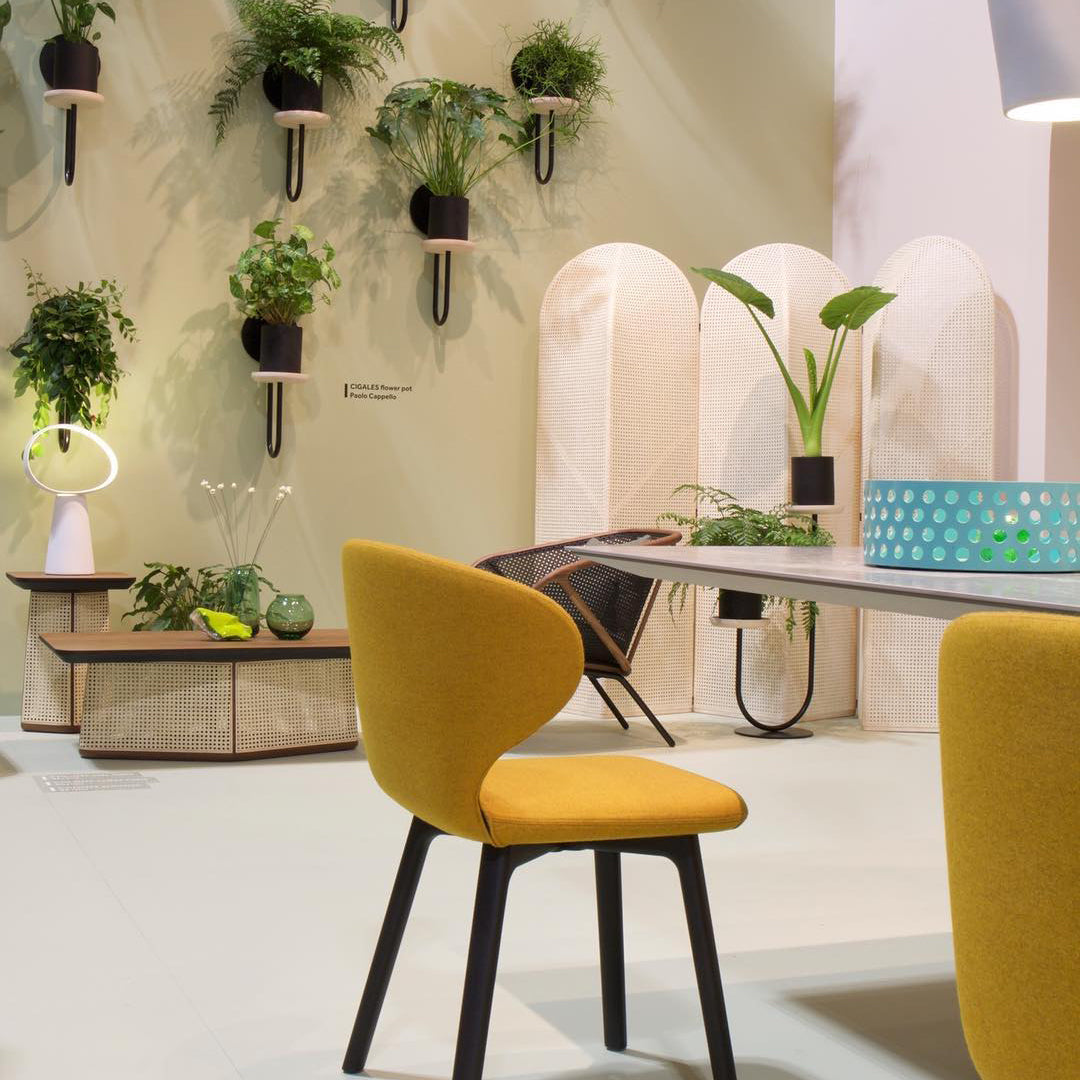 EclipseGlow - Lampada da Tavolo con Design Elegante e Illuminazione Atmosferica