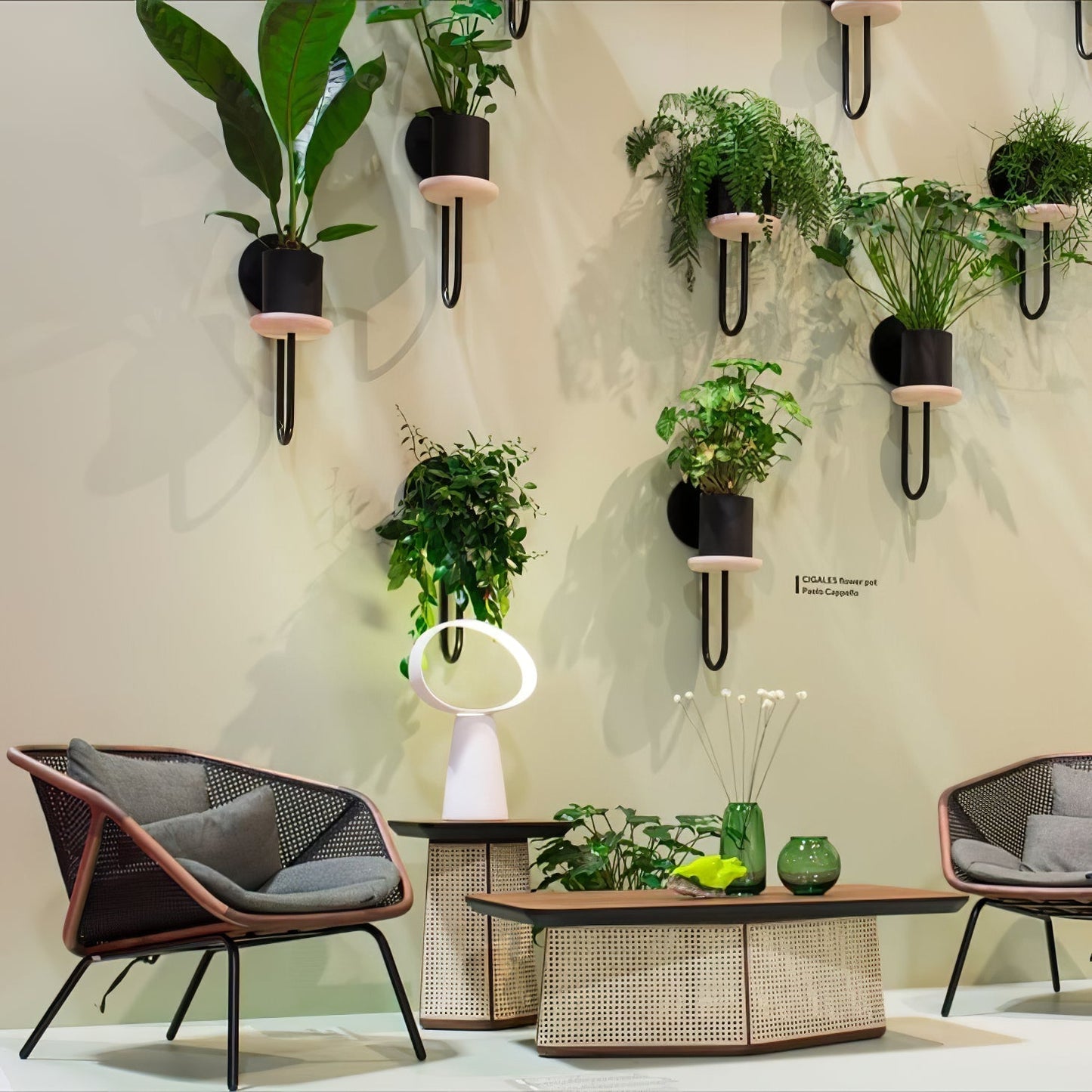 EclipseGlow - Lampada da Tavolo con Design Elegante e Illuminazione Atmosferica