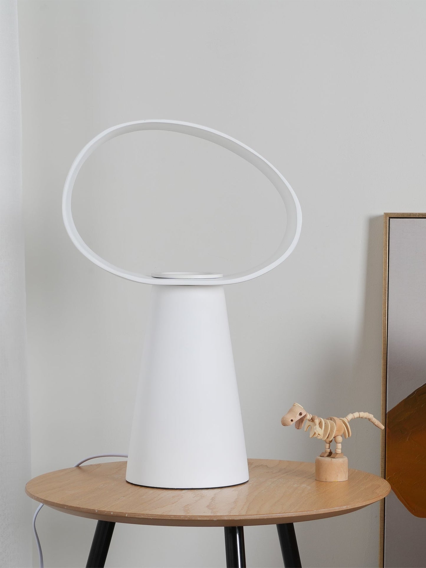 EclipseGlow - Lampada da Tavolo con Design Elegante e Illuminazione Atmosferica