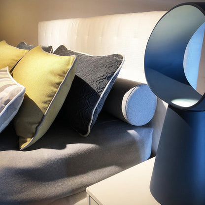 EclipseGlow - Lampada da Tavolo con Design Elegante e Illuminazione Atmosferica