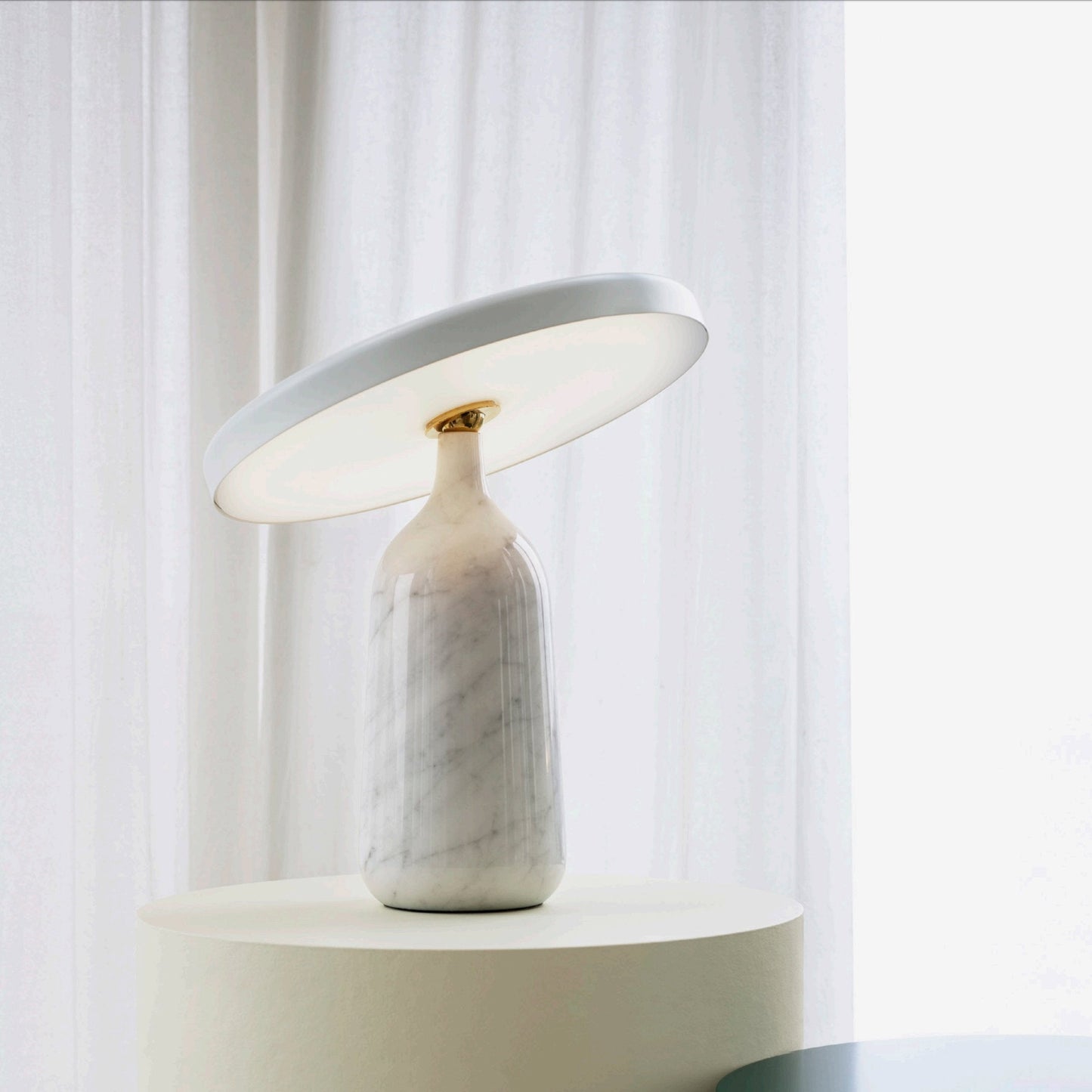 EddyGlow - Table Lamp with Elegant Design and Subtle Light Diffusion