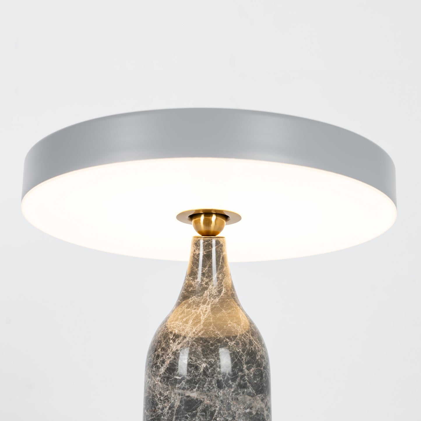 EddyGlow - Table Lamp with Elegant Design and Subtle Light Diffusion