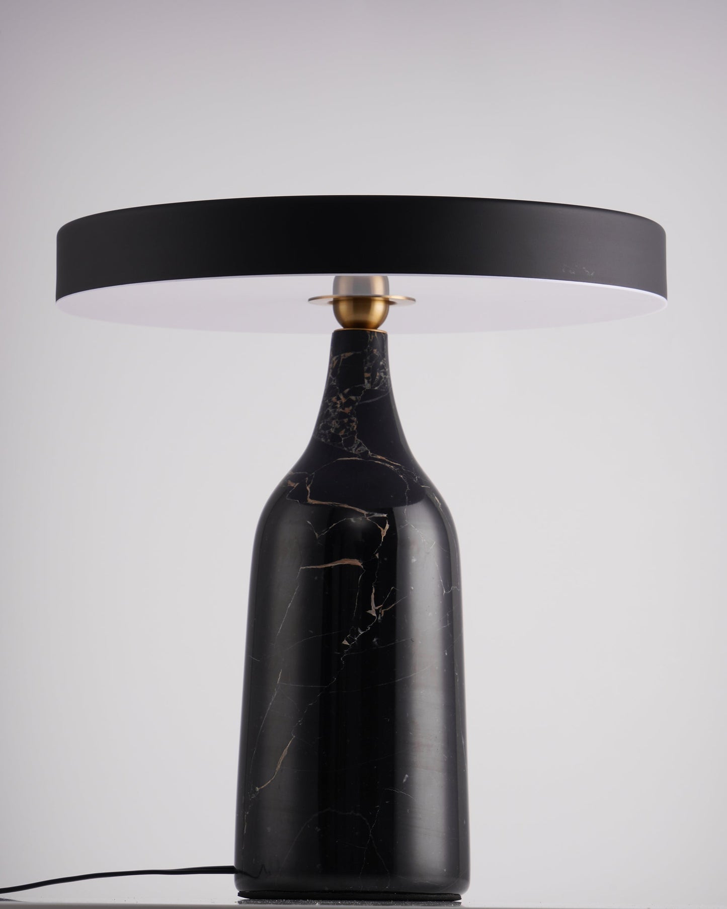 EddyGlow - Table Lamp with Elegant Design and Subtle Light Diffusion