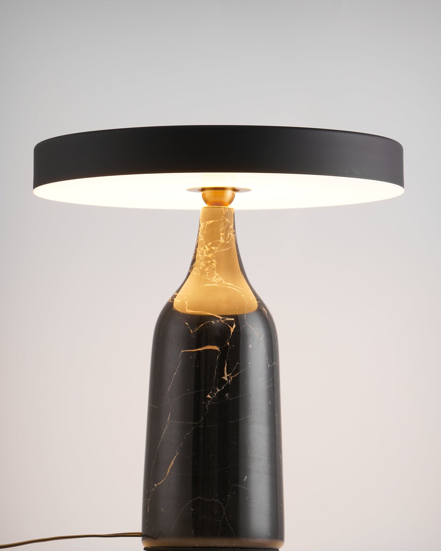 EddyGlow - Table Lamp with Elegant Design and Subtle Light Diffusion