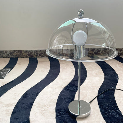 LuxeLight – Elegante Lámpara de Mesa Plateada con Acentos de Acrílico